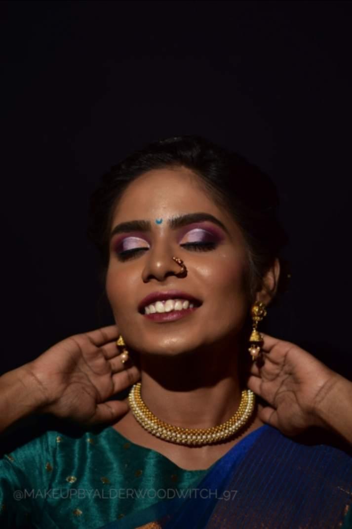 Makeup & hair stylist