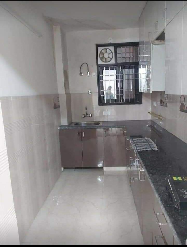 Real estate agent/ management; Exp: 3 year