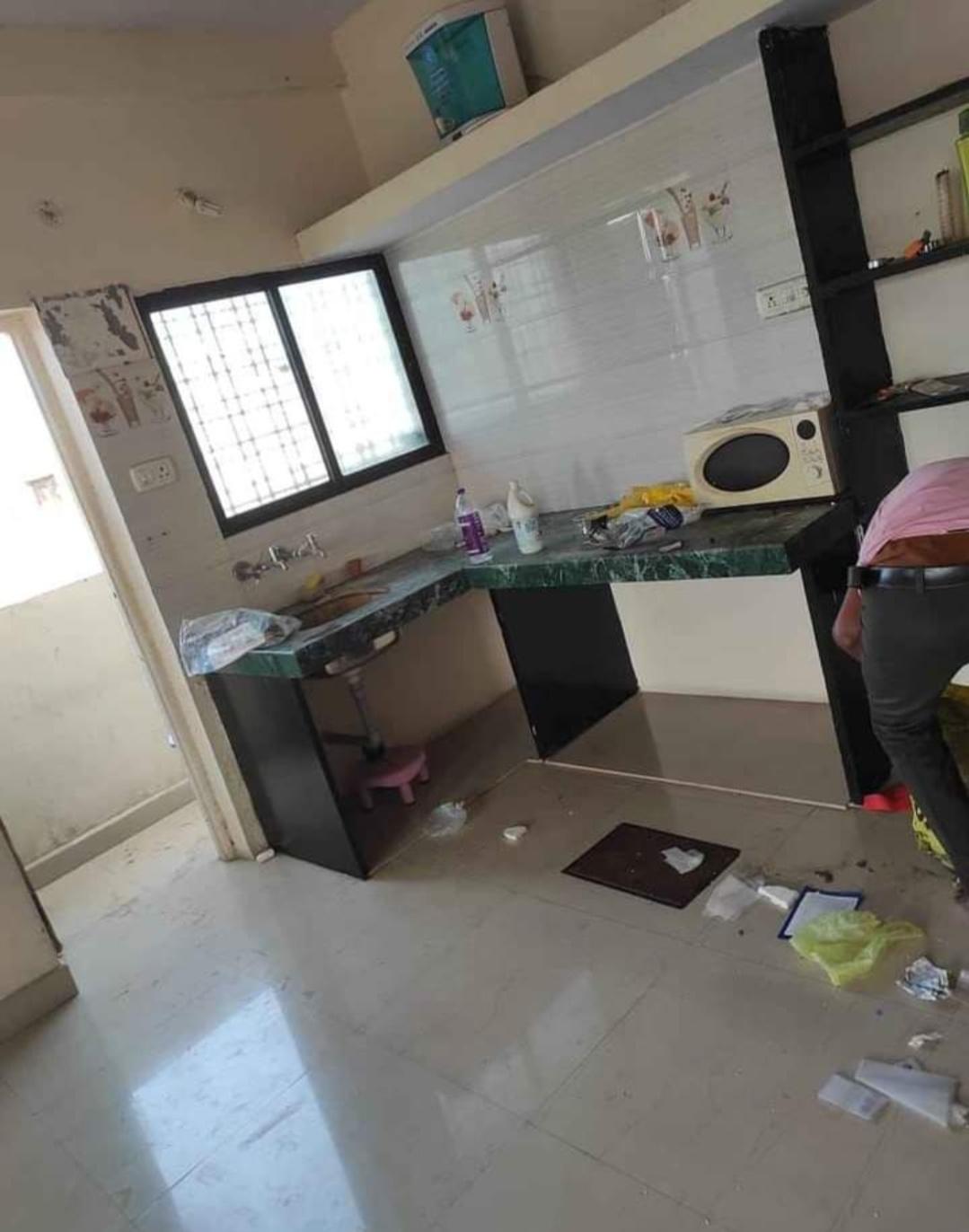 Real estate agent/ management; Exp: 4 year