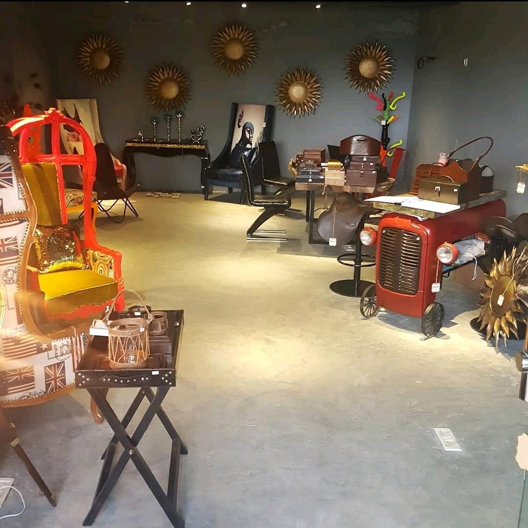 Interior design/ decoration; Exp: More than 5 year