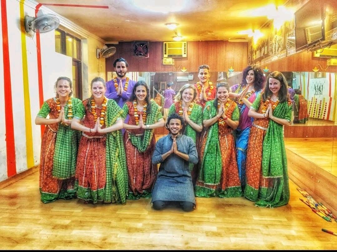 Bharatanatyam, Contemporary, Folk Dance, Kathak, Kathakali; Exp: More than 10 year