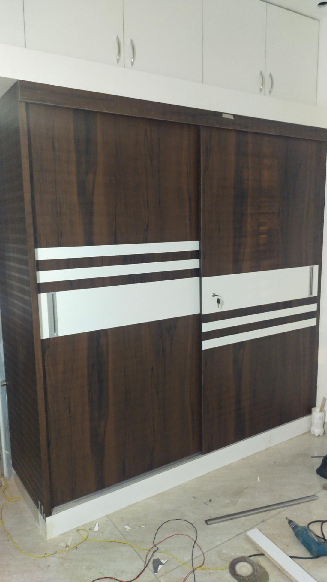 Carpenter, Interior design/ decoration; Exp: 4 year