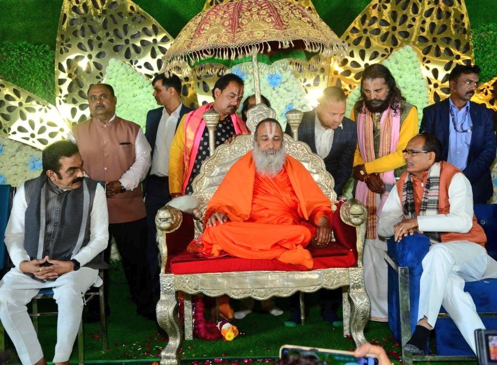 जबलपुर में परम् पूज्य आद्य जगतगुरु रामानंदाचार्य जी की 723वीं जयंती पर आयोजित कार्यक्रम में मुख्यमंत्री श्री @ChouhanShivraj  Ji की सहभागिता 