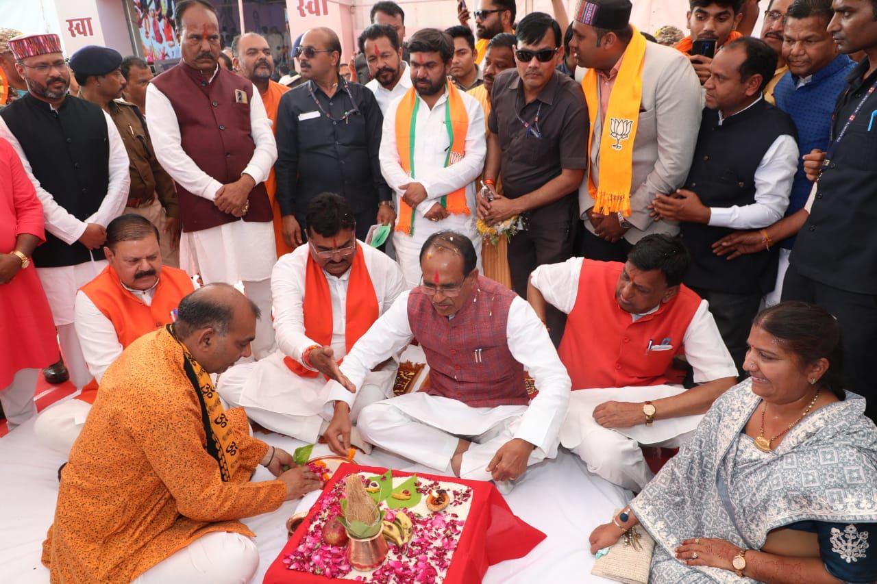 On unveiling of Chhatrapati Shivaji Maharaj's statue-Projects- ₹122.55 Cr startd