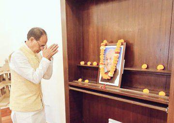 Salute to Lt. Nand Kumar Singh Chauhan 'Nandu Bhaiya' on his death anniversary