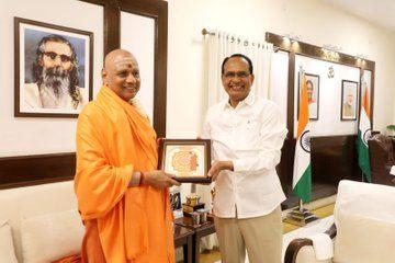 Enlightening Darshan of Giri Ji Maharaj