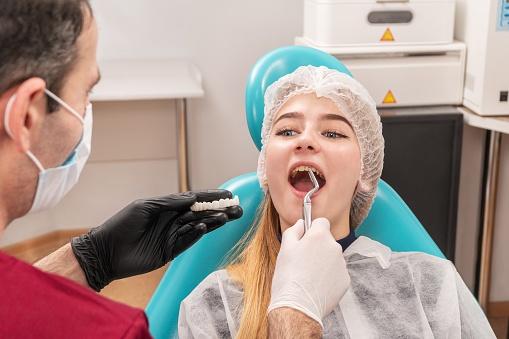Dentist; Exp: More than 15 year