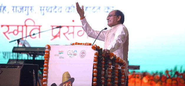 The reverence and dedication of Manoj towards the country is unmatched : CM MP