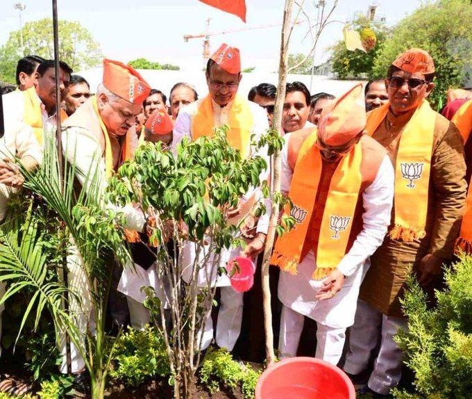 Sapling plantation done on the 44th foundation day of Bharatiya Janata Party