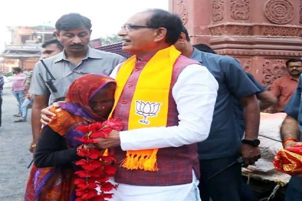 CM Shri Chouhan inspects the ongoing construction works in Salkanpur