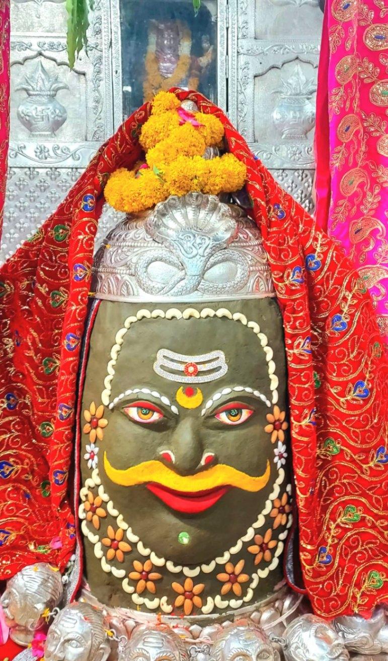 Shree Mahakaleshwar jyotirlinga Sandhya Aarti Darsan, April -18- 2023