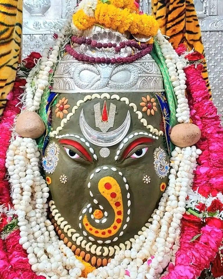 Shree Mahakaleshwar jyotirlinga Sandhya Aarti Darsan, April -19- 2023