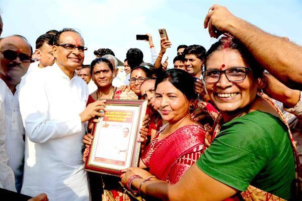 Role of Employment Assistants-Anganwadi workers in the implementation