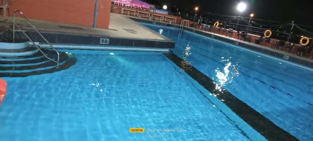 Plumber, Mason/ Construction labor; Exp: More than 10 year