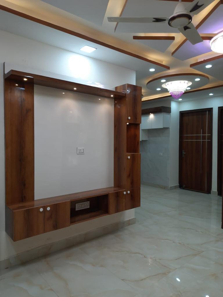 Real estate agent/ management; Exp: More than 5 year