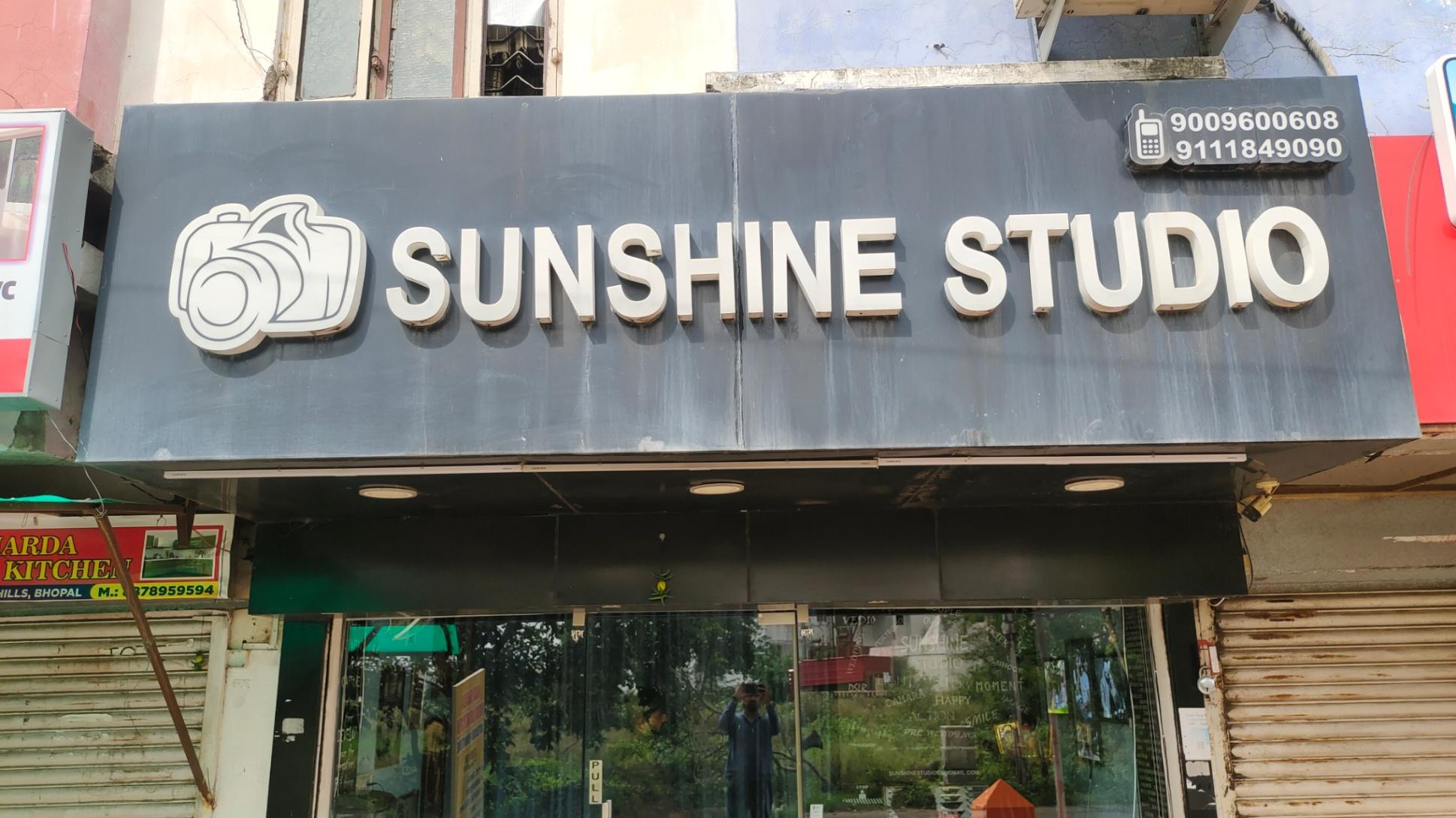 Photo Booth / Photographer; Exp: 4 year