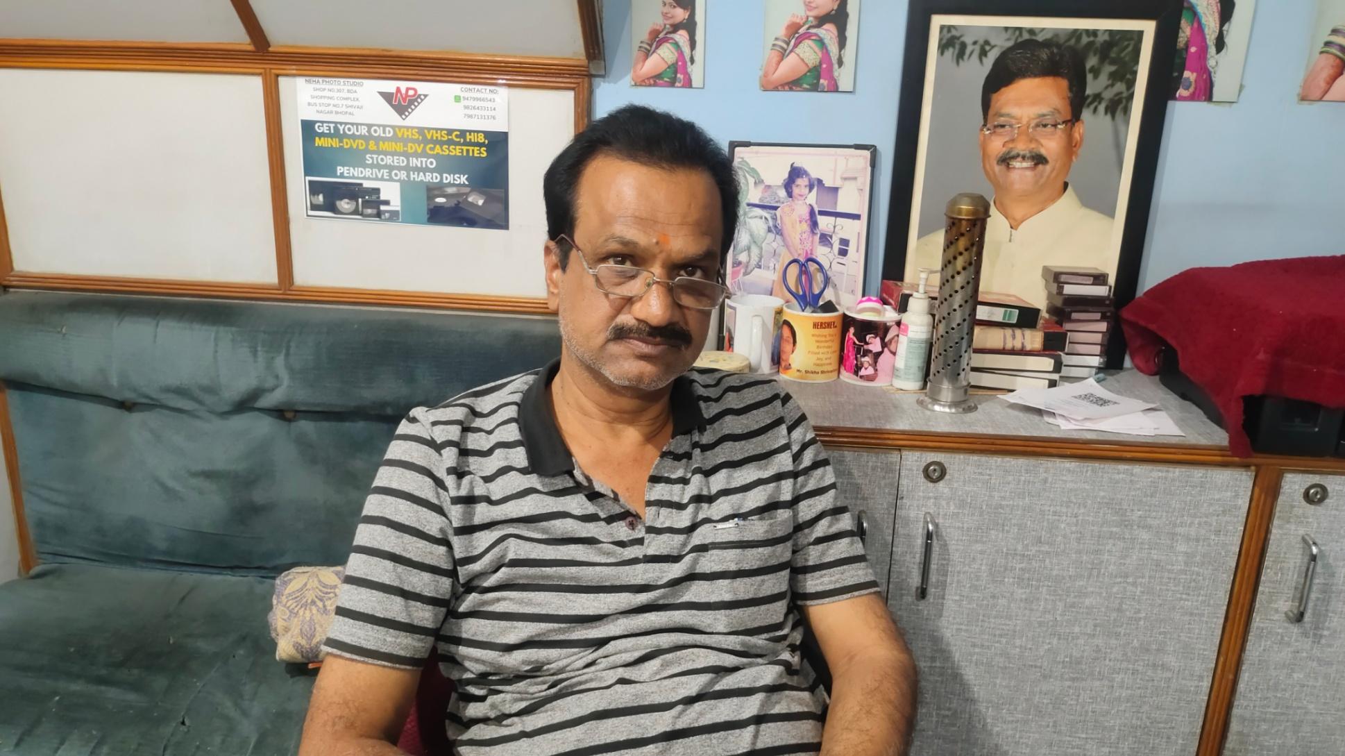 Photo Booth / Photographer; Exp: More than 15 year