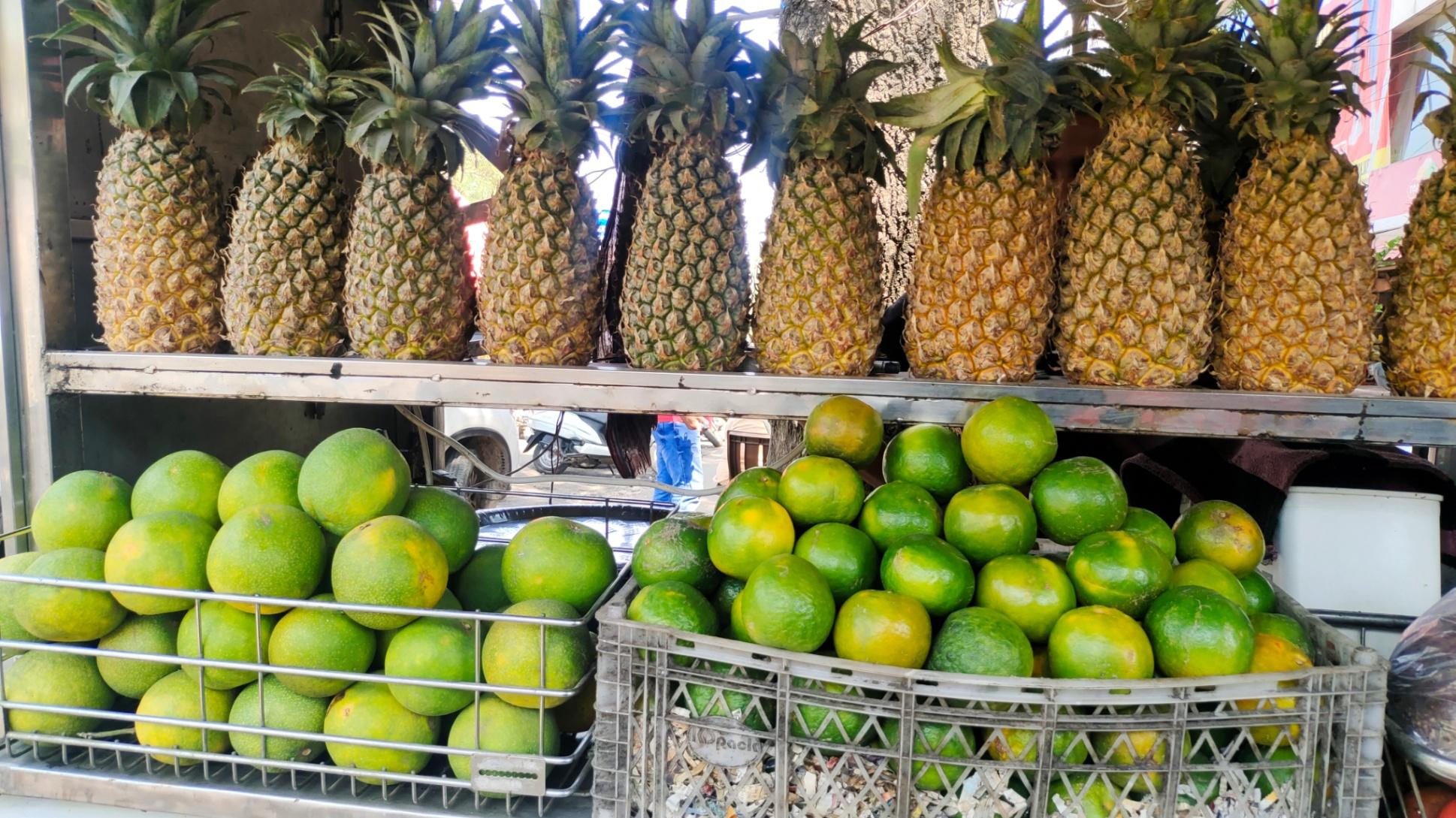 Juices/ Soda, Street Foods