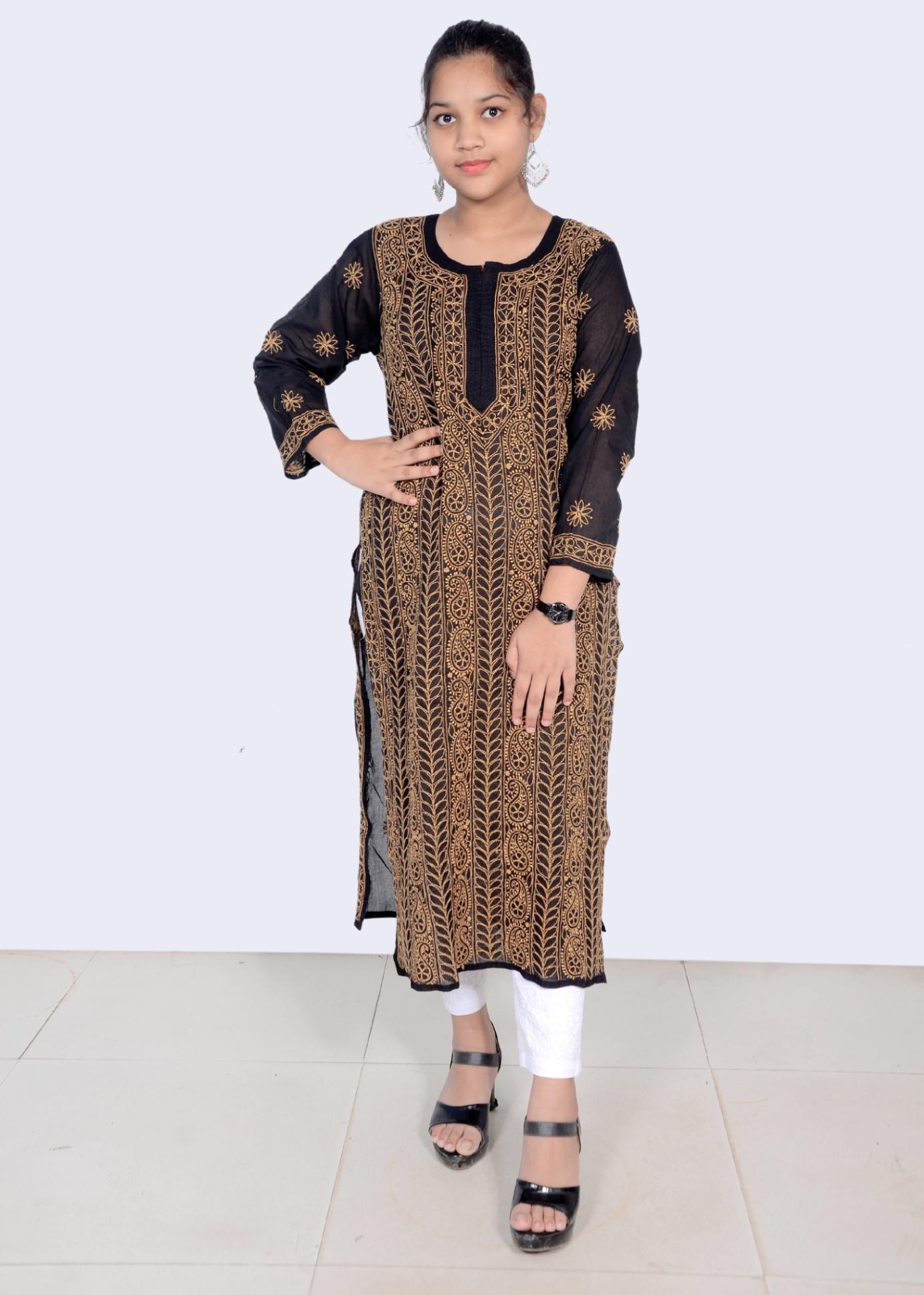 Hand Embroidery Chikankari Kurti For All | Satkaar Chikan.