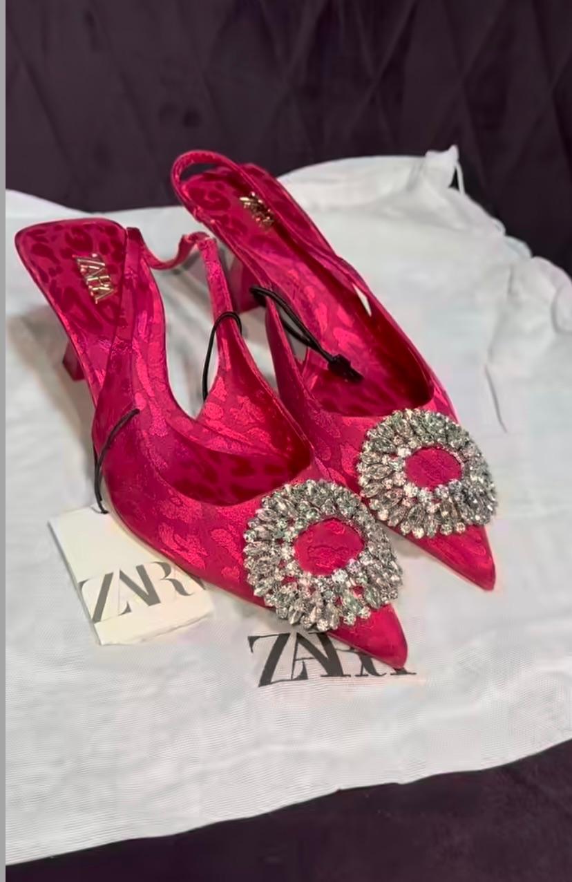 Athletic Shoes & Sneakers, Boots, Dress Shoes, Flats, Flip-Flops on sale