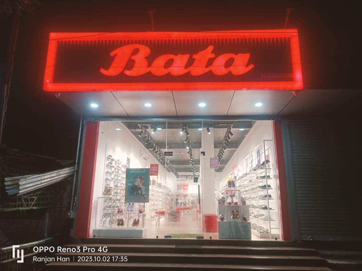 Athletic Shoes & Sneakers, Boots, Casual Shoes, Dress Shoes, Flats on sale