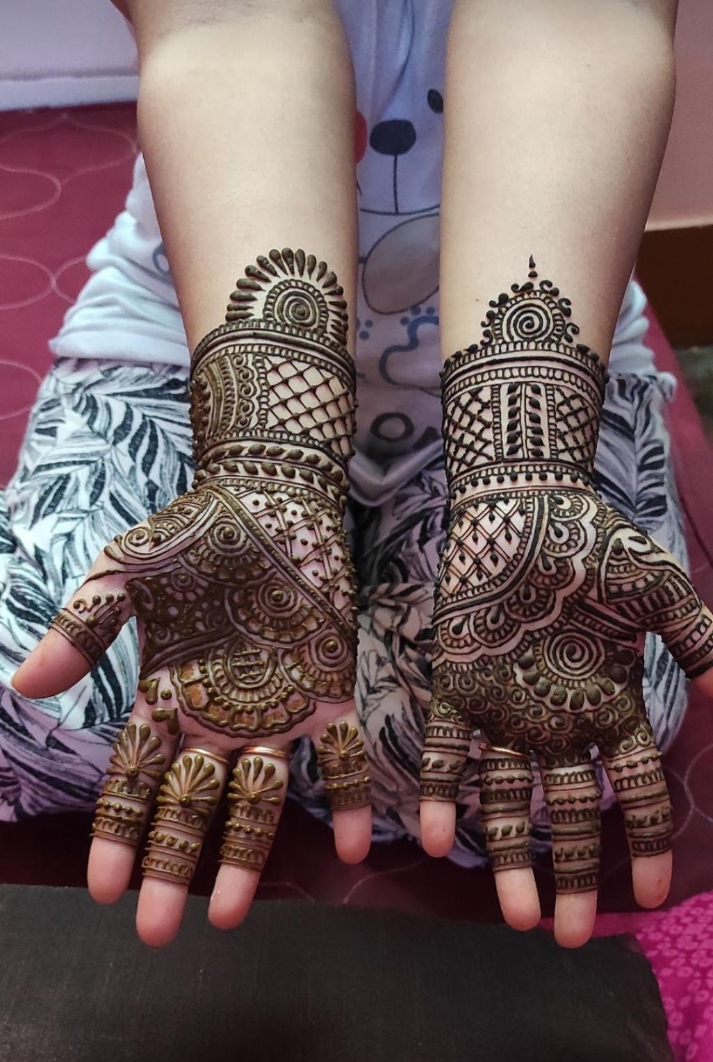 Mehndi Artist, Events/ Catering; Exp: 4 year