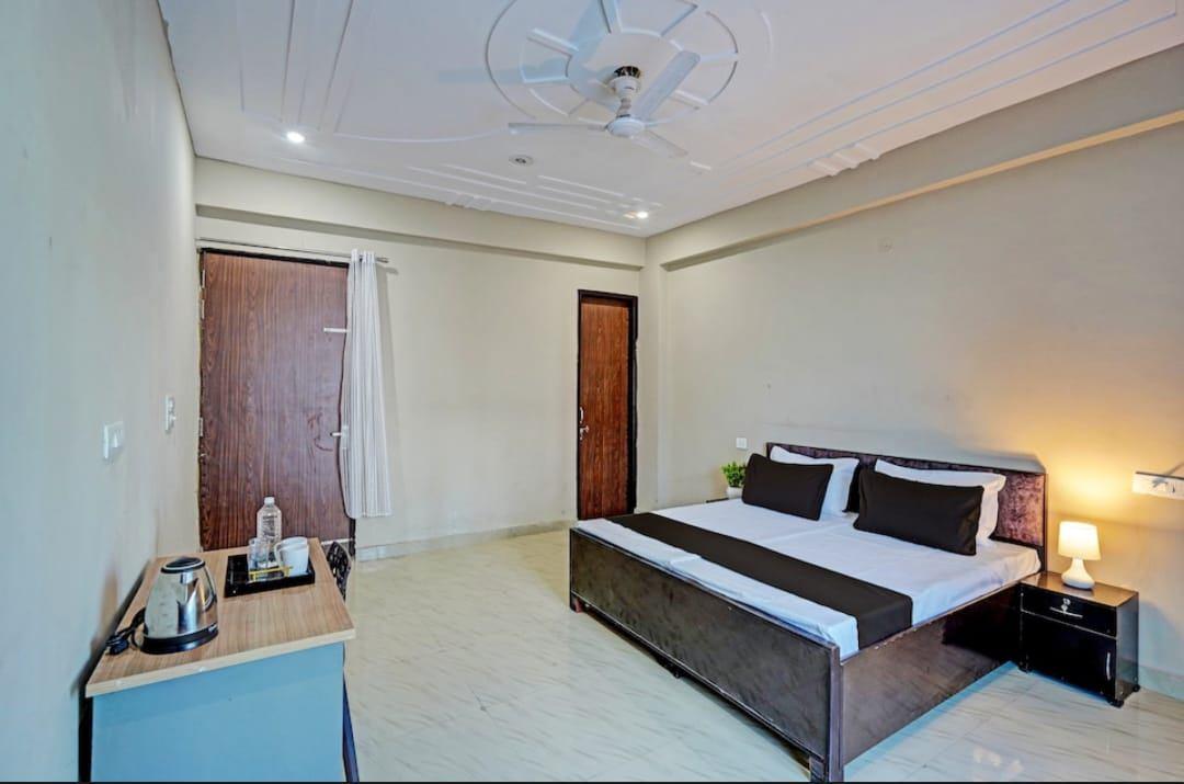 Party halls, rooms, corporate catering, Tiffin services, 24\7 food free delivery