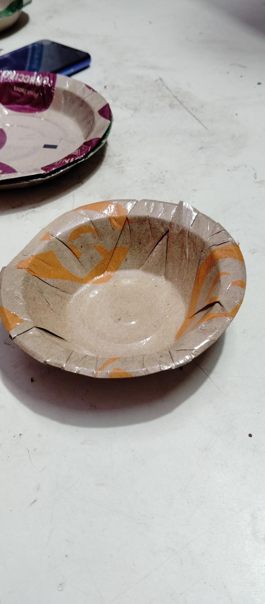 Paper plates and katori