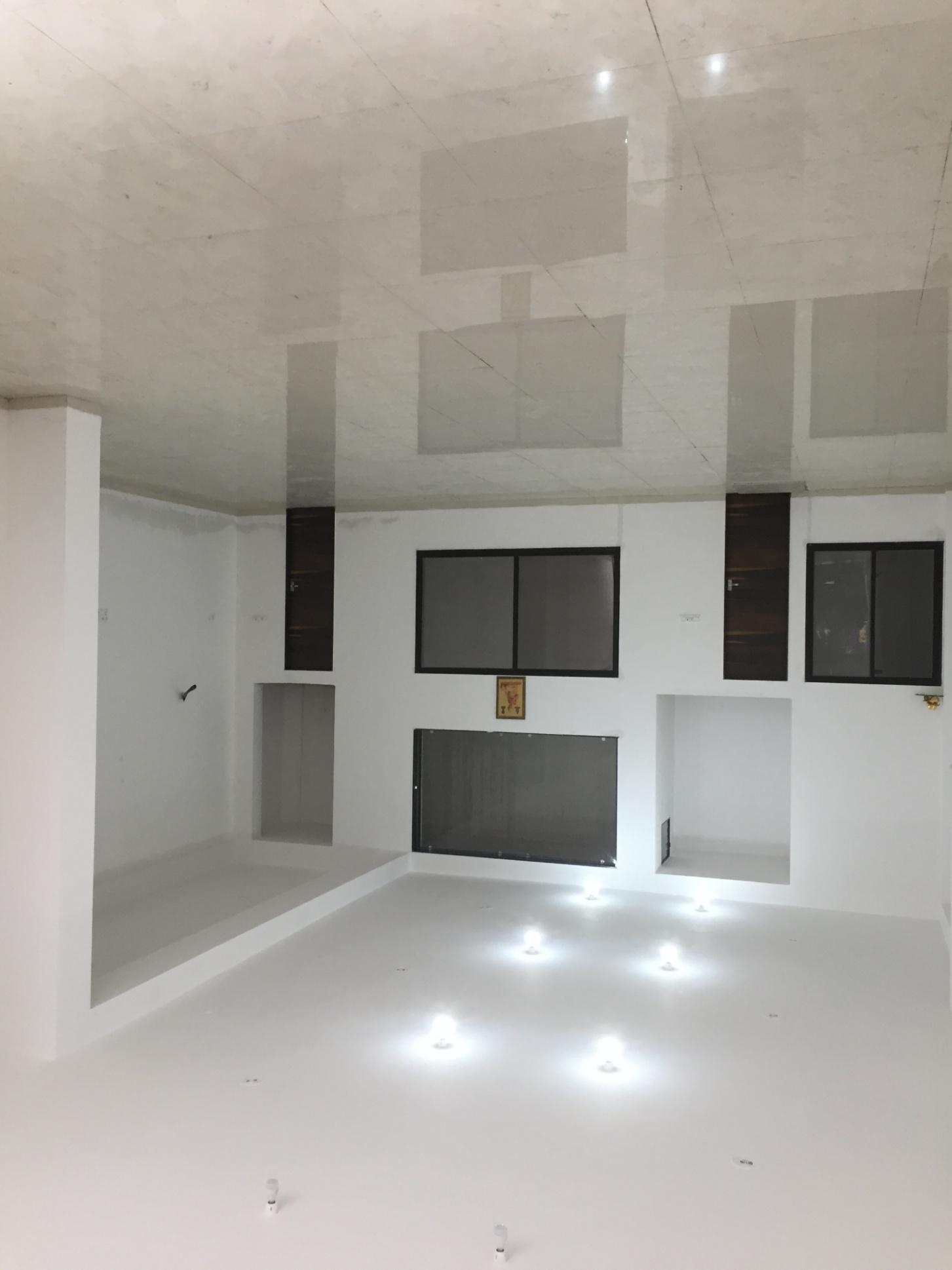 Huge Showroom And Hall / Office SpaceAvailable on Rent At Bengali Main road.