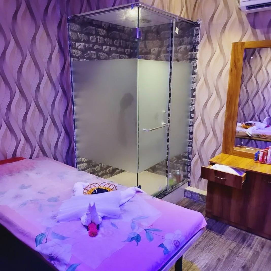 Relaxo Thai Spa baner