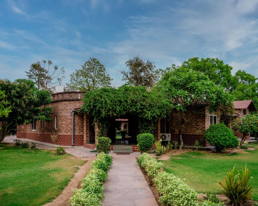 Simbliss Farmhouse - Farmhouse in Gurgaon 
