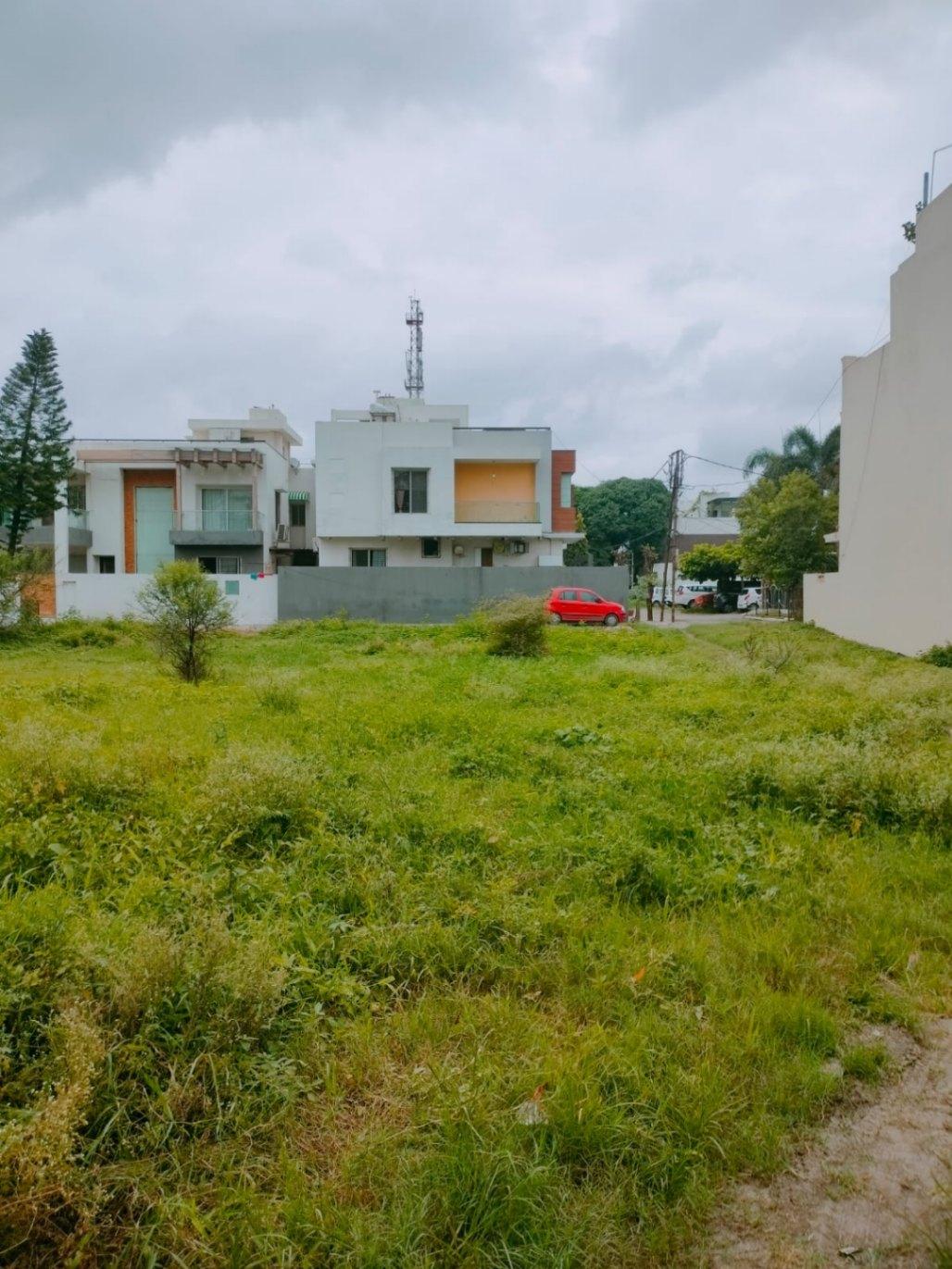 Plot For Sale Close To Scheme no 140.