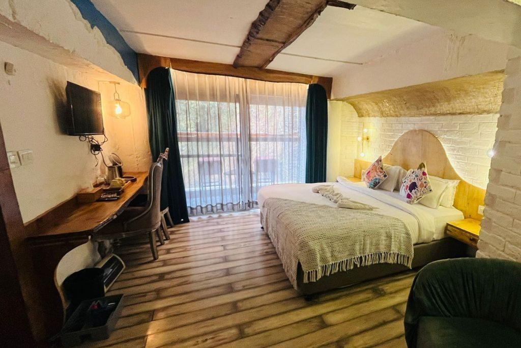 Heart of Landour | Hotel & Cafe 