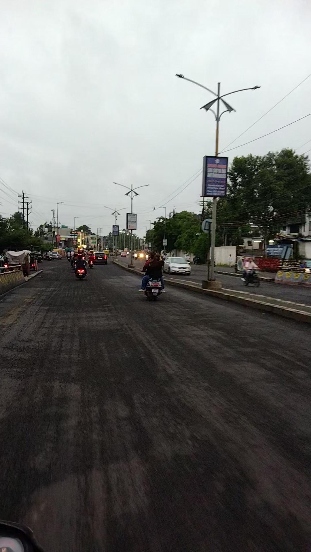 The people of Bhopal came out enjoying the weather There was a traffic jam.
