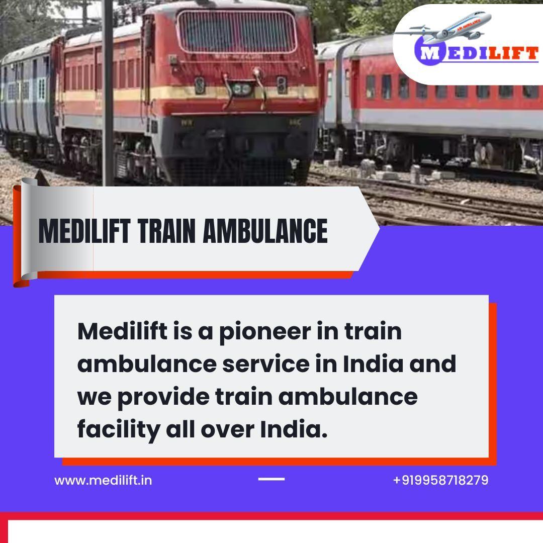 Book Medilift Train Ambulance in Raipur with ICU Specialist Doctor