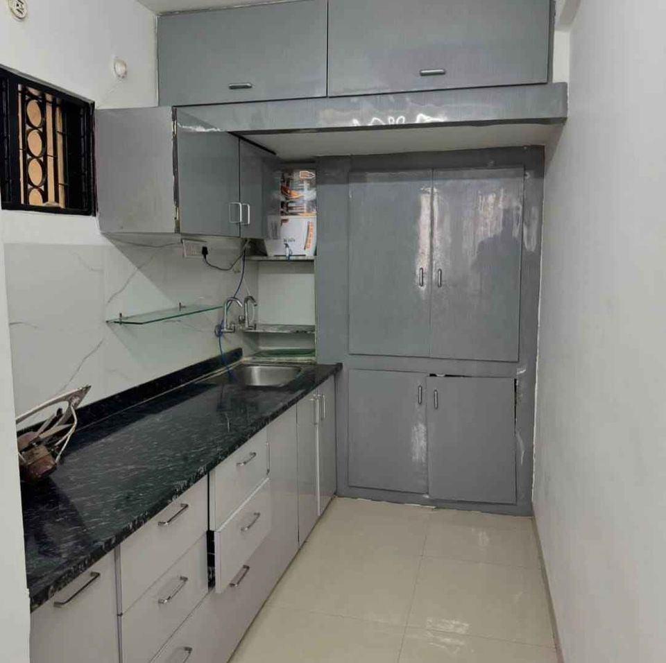 Prime Location 3BHK Fully Furnished Flat On Rent At  Bengali Square .