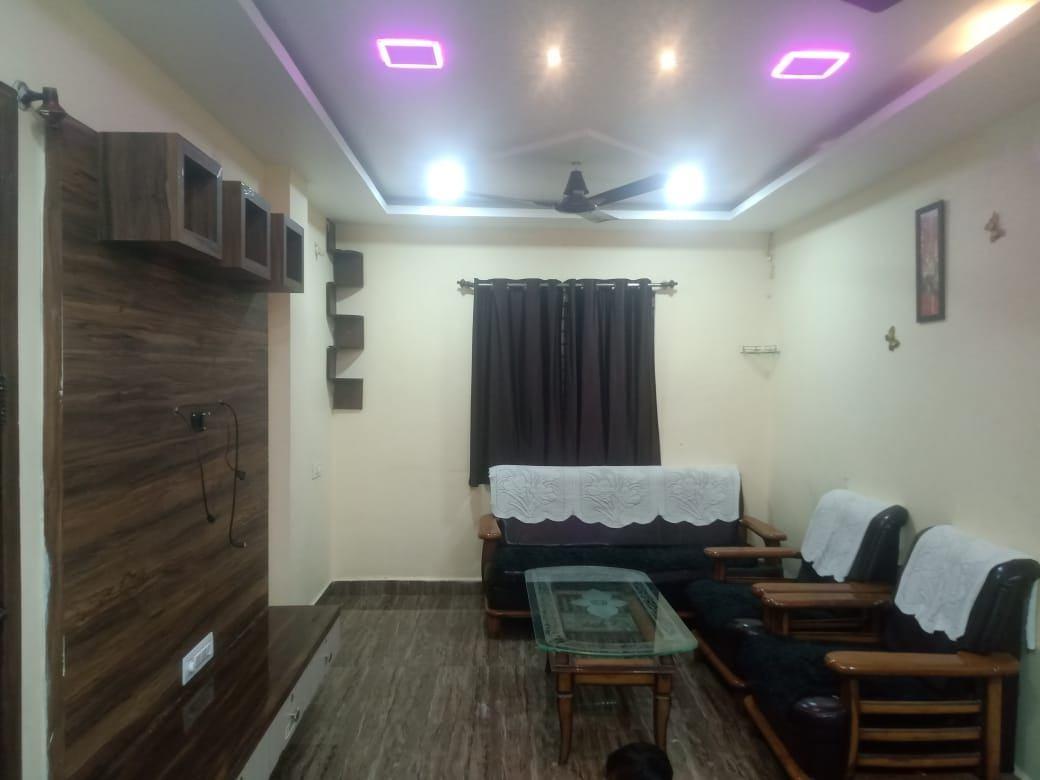 2BHK furnished Flat Available For Rent At Bengali Square. 