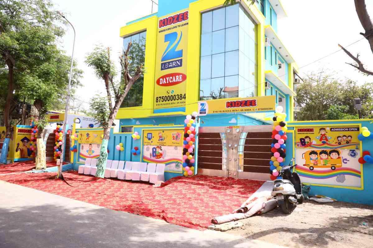 Affordable play school Greater Noida - kidzeebeta1  (Call now: 87500 00384)
