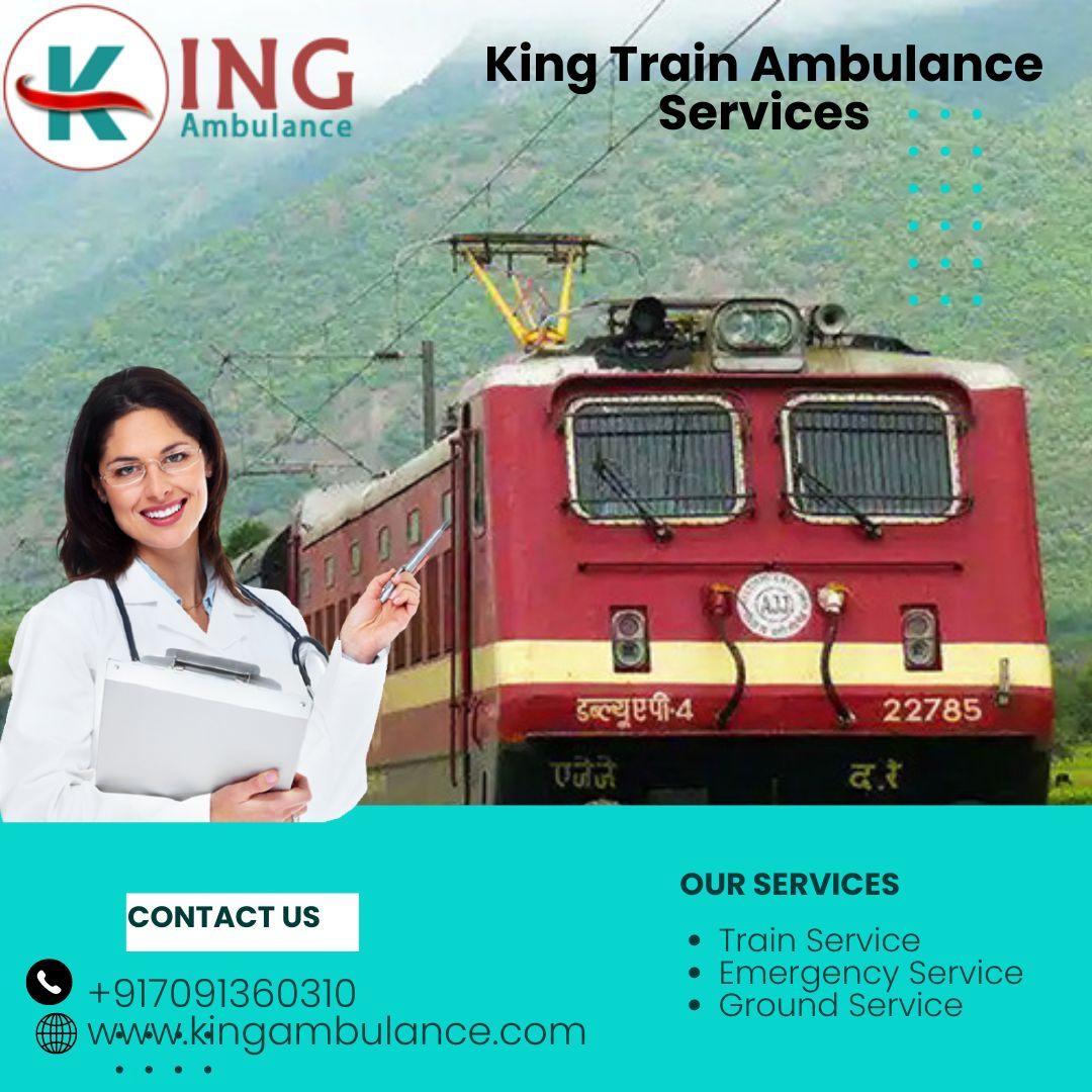 Properly Fitted King Train Ambulance in Lucknow to Transport the Intensive Care