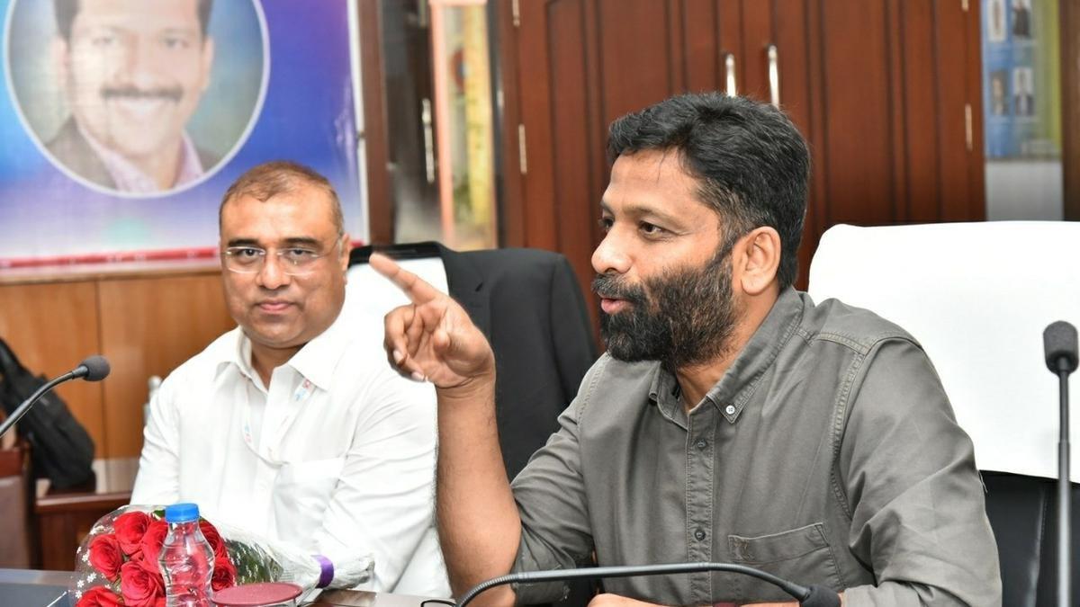 Mr. E. S. Chakravarthy, Centre Head, TCS, 