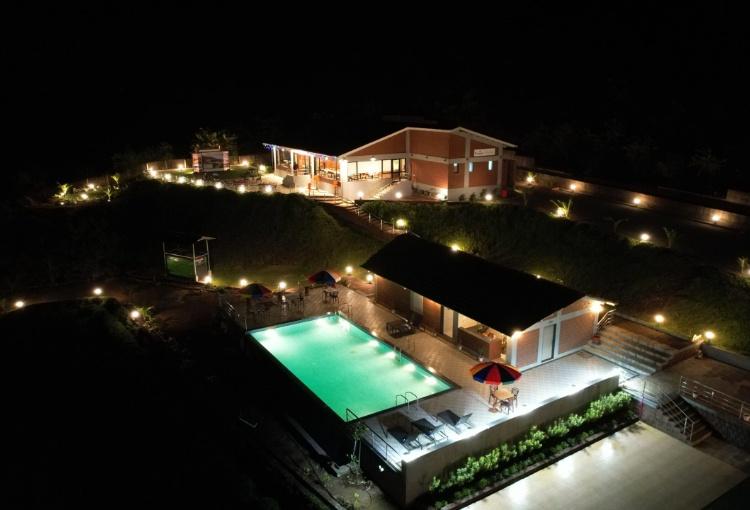 Resort At Shrivardhan Beach