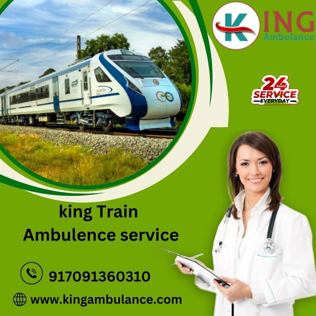 Book King Train Ambulance Service in Kolkata with High-tech Medical Setup