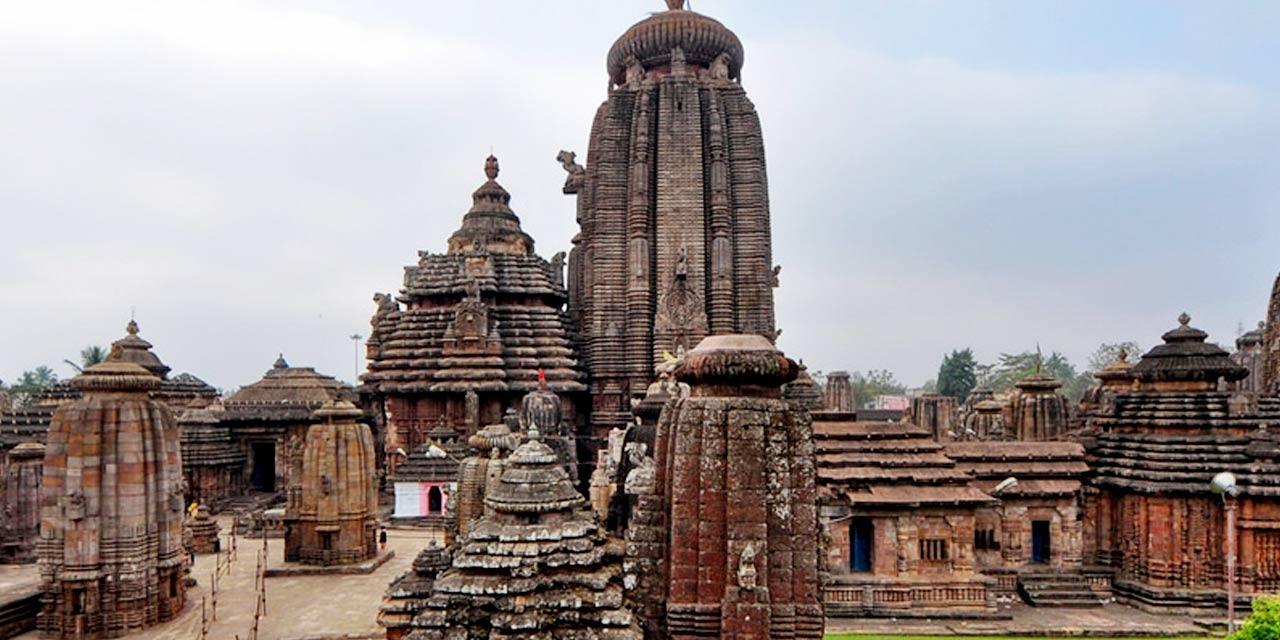 Visit the Sacred Lingaraj Temple in Bhubaneswar
