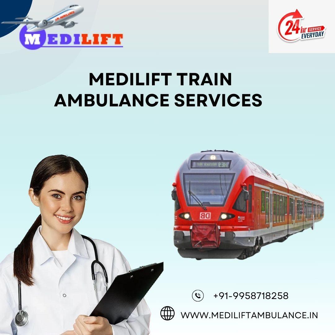  Medilift Train Ambulance Service in Gorakhpur uses ICU  