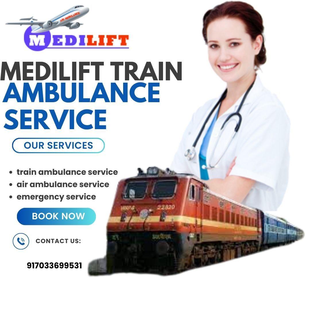 Select Medilift Train Ambulance in Kolkata for bed-to-bed Transfer Service