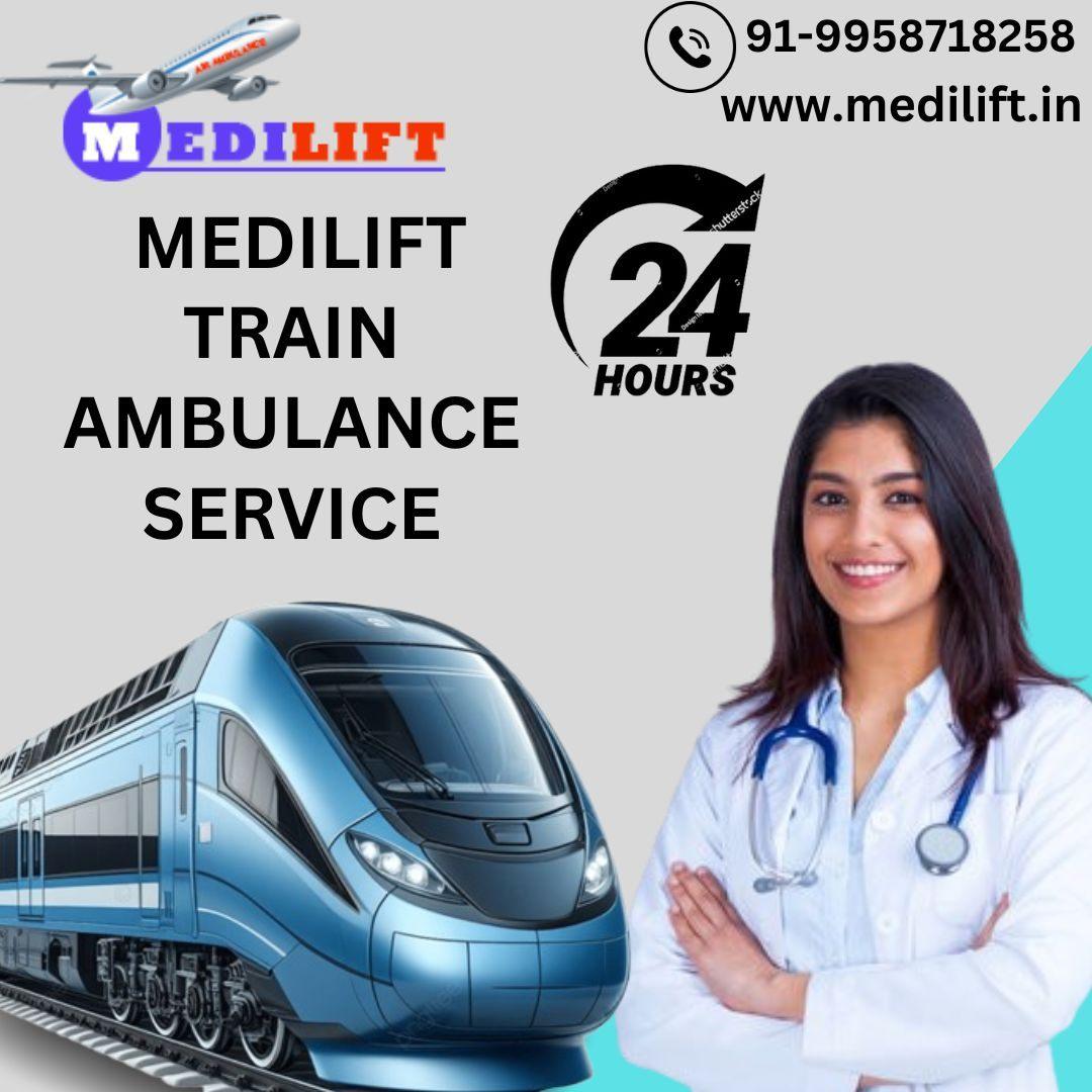 Book Medilift Train Ambulance service in Dibrugarh with a Cutting-edge 