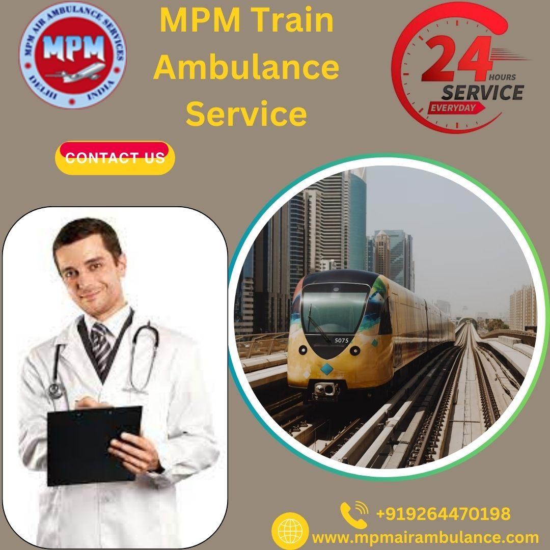  Book the Safest MPM Train Ambulance in Varanasi with Life-Saving Medical Team