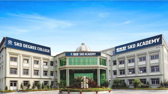 BCom College in Lucknow