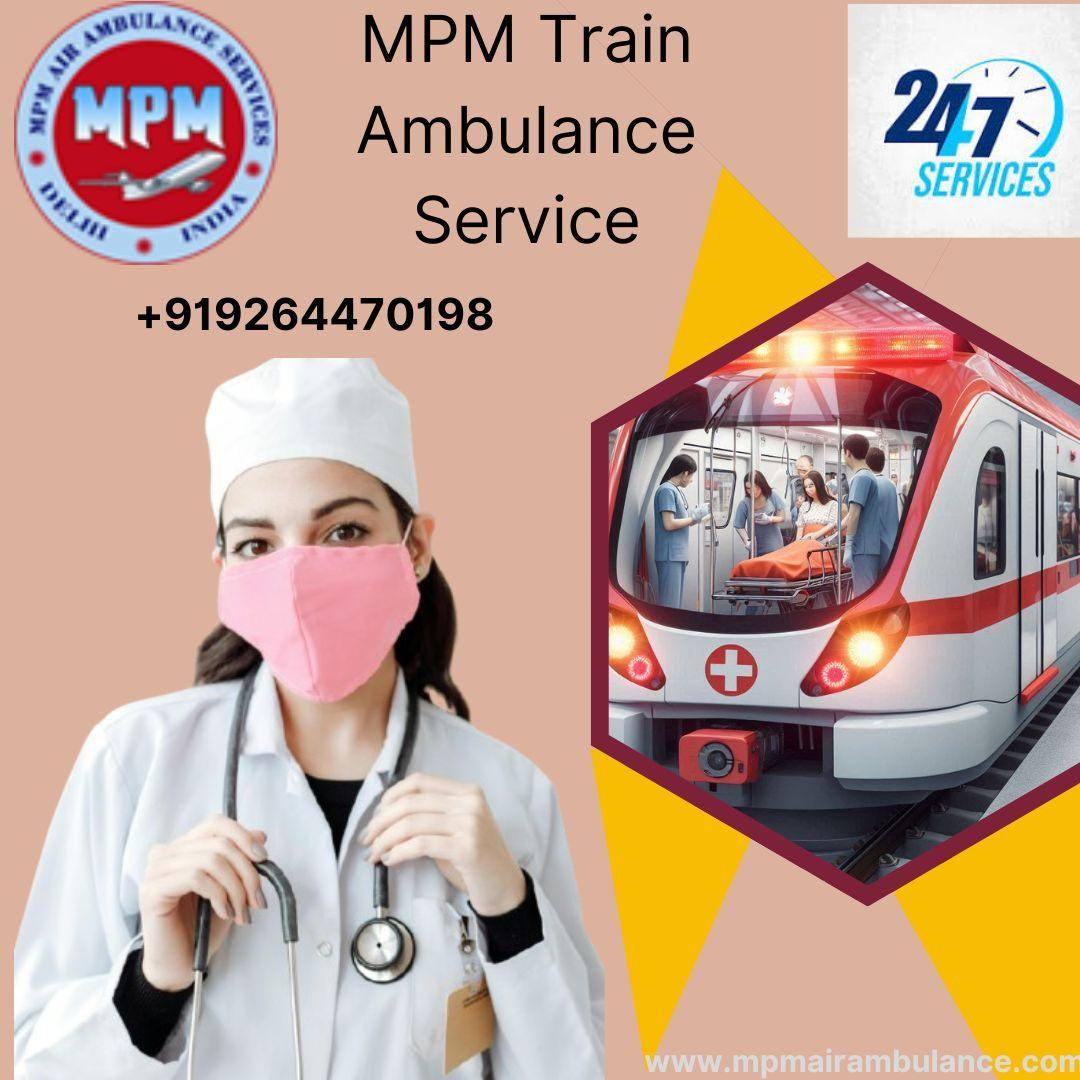 An Experienced Crew is provided by the MPM Train Ambulance in Nagpur