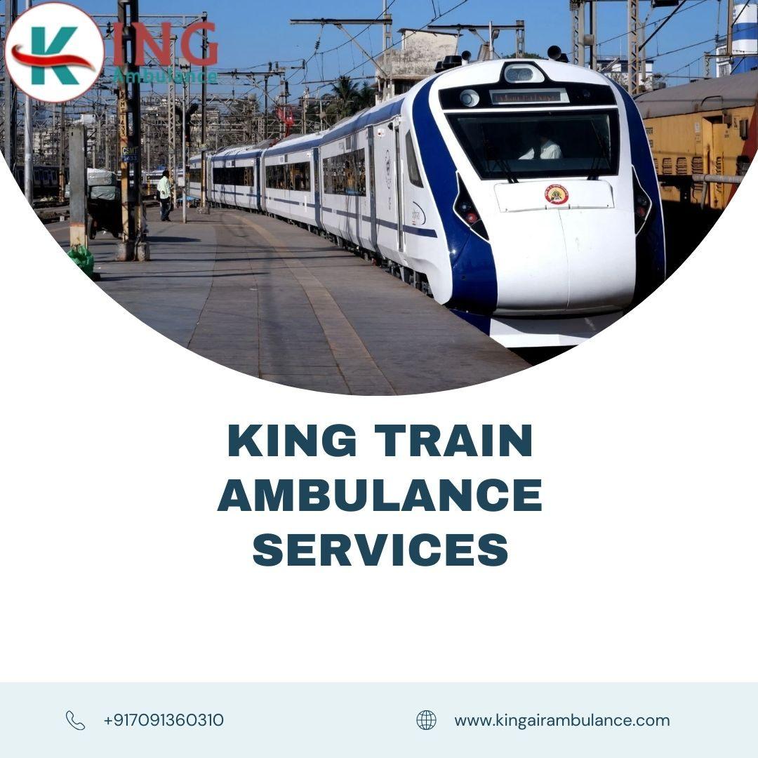King Train Ambulance in Nagpur Provides Continuous Assistance during Travel